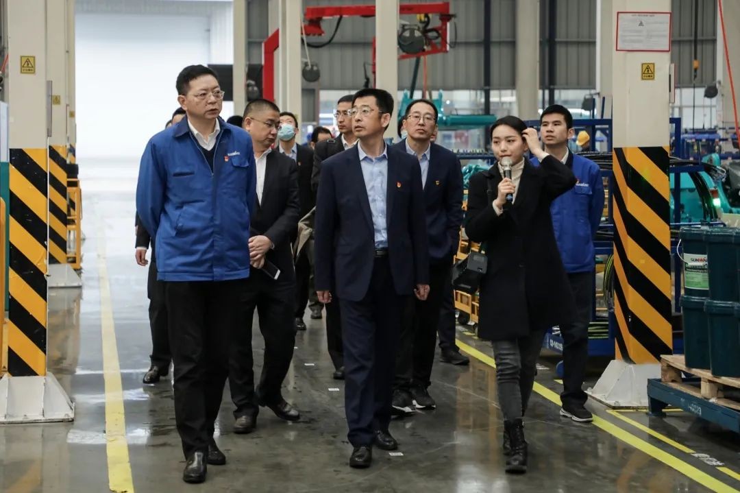 以党建促营业，，，，以营业强党建——青岛西海岸公用事业集团考察优德88智能