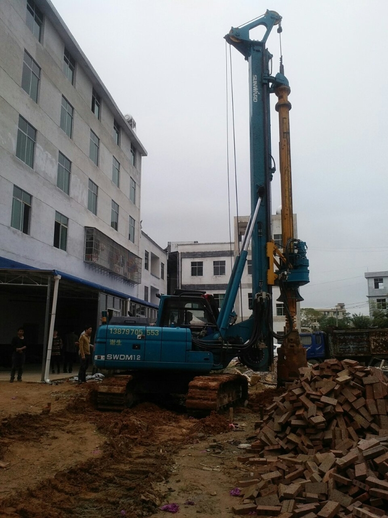 优德88智能中小型旋挖钻机助力漂亮墟落建设