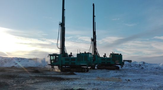 就算冰天雪地，，，，万丈玄冰，，，，他们依旧创立事业