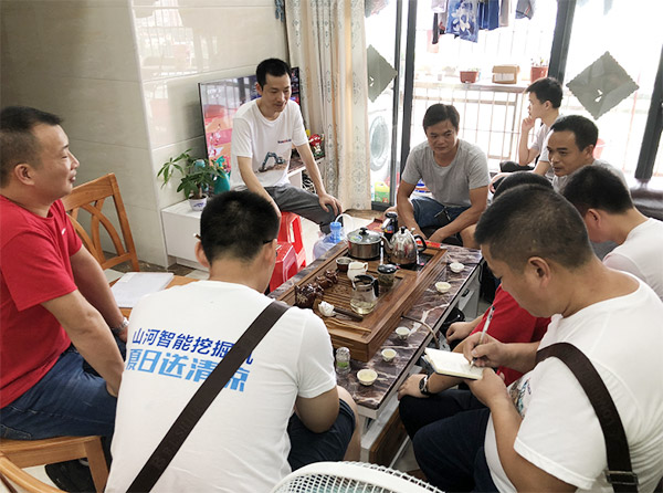 “清凉”送到客户手中，，，，，，为优德88智能售后服务活动打CAII