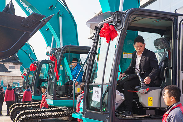 十年相随，，，，成绩相互，，，，来听听优德88智能挖掘机客户的真实声音