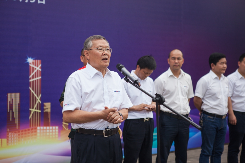 民族挖掘机品牌先导者，，，优德88智能“城镇建设利器”SWE80E9荣耀上市