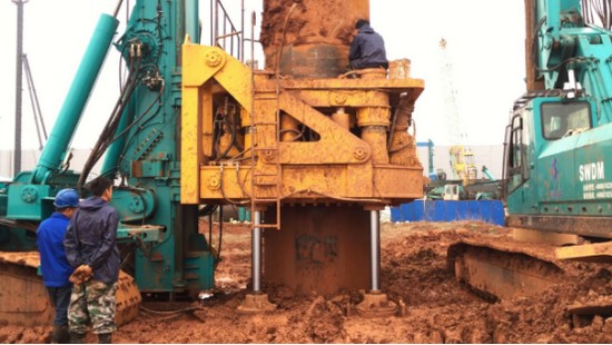 喜讯！优德88智能SWRC170自行式全回转全套管钻机获湖南省首台(套)重大手艺装备产品奖励！