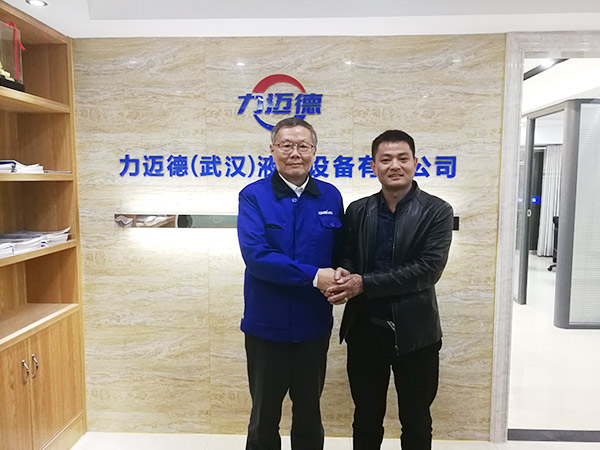 从拒绝到一次购置十台旋挖钻机，，，，他用八年时间熟悉优德88智能