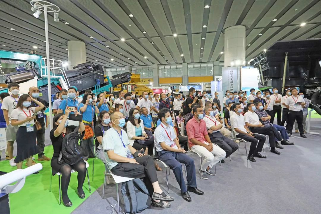 强势进军砂石破碎领域，，优德88智能破碎站新品精彩宣布