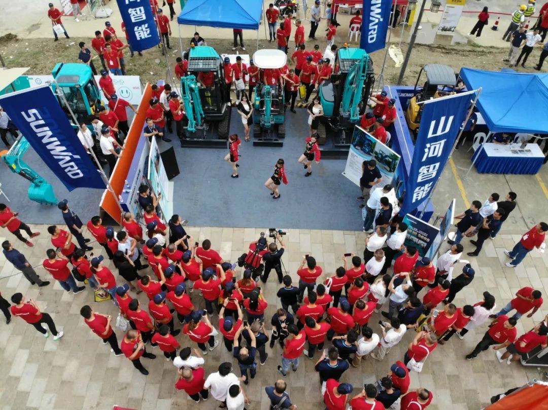 2020全球微挖大会 优德88智能精品微挖赢得满堂彩