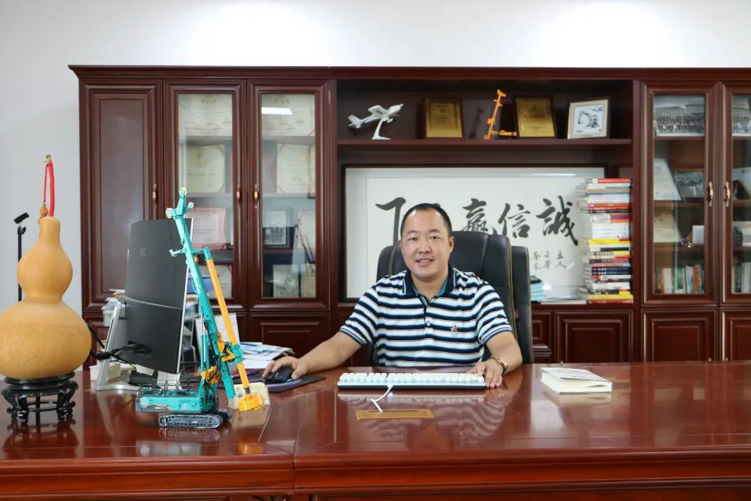 从鞋厂老板到桩工“大佬”，，他以一台静力压桩机撬动财产杠杆