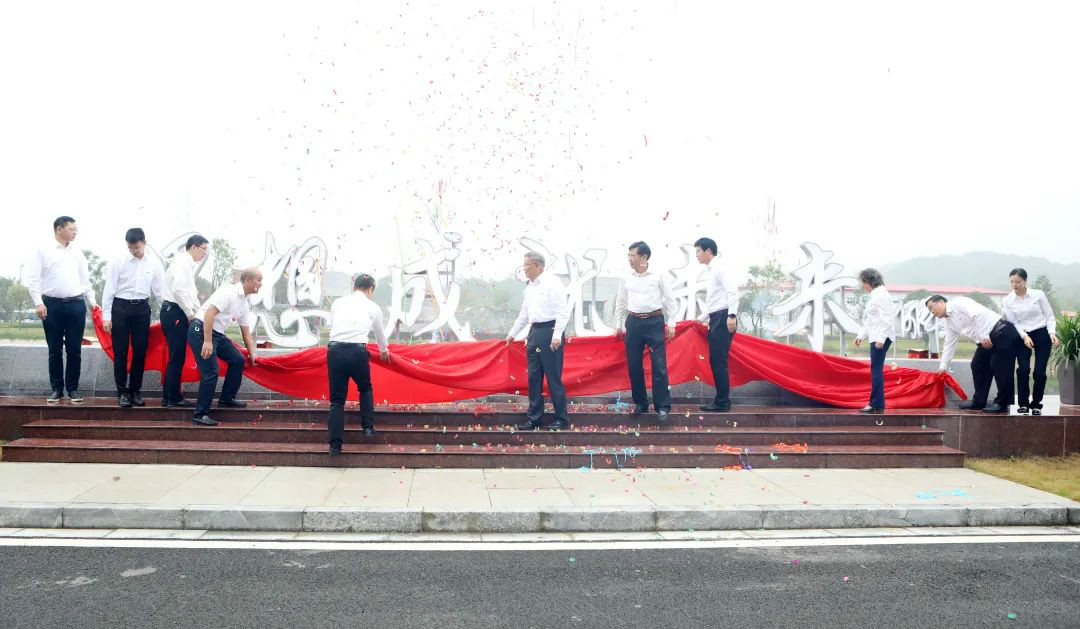 切记初心使命，，，理想成绩未来