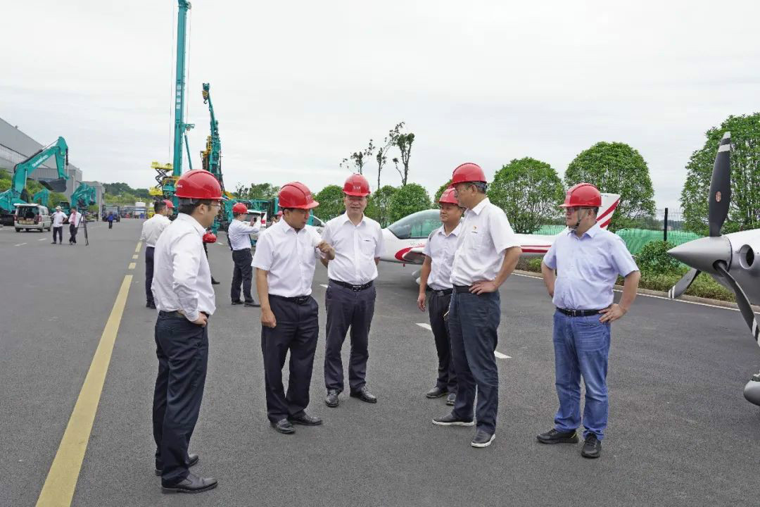 中铁装备赵华总司理莅临优德88智能交流