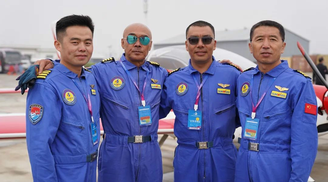 优德88四机航行编队惊艳尧城（太原）国际通用航空航行大会