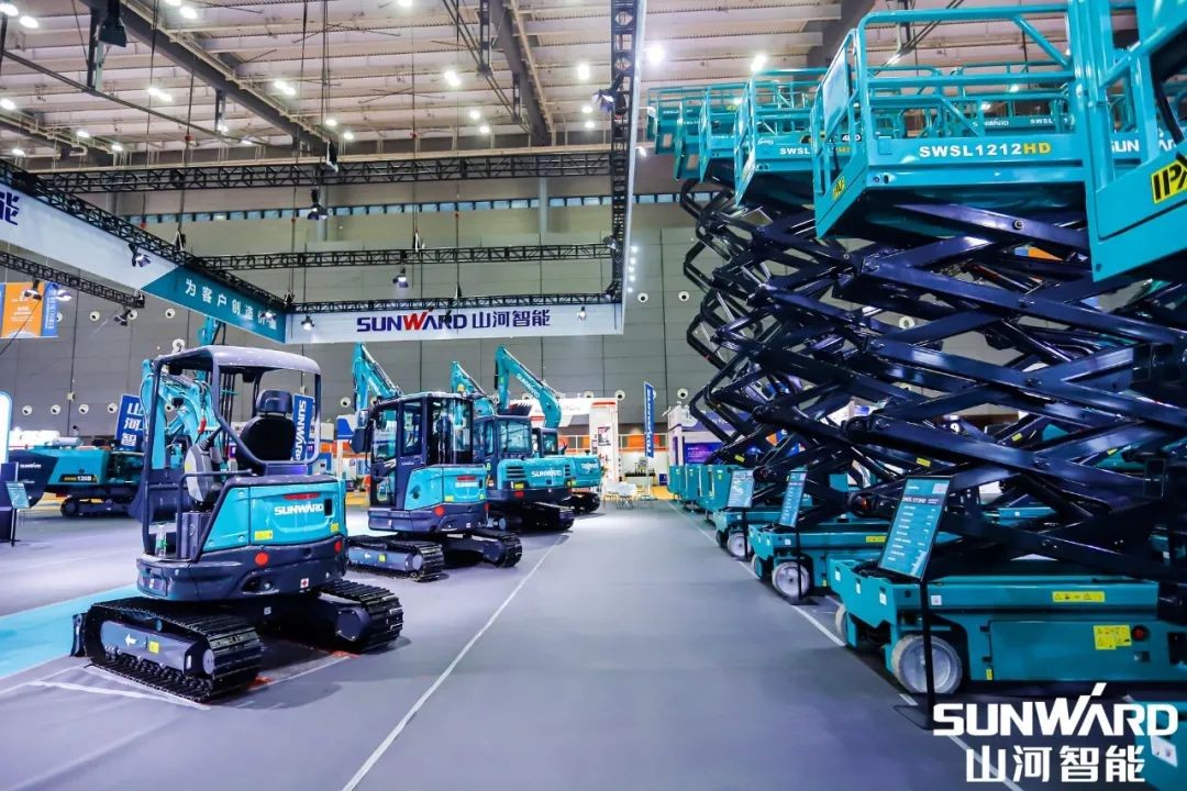 “优德88绿”亮相长沙国际工程机械展，，，，，50余款产品尽显优德88智能立异实力