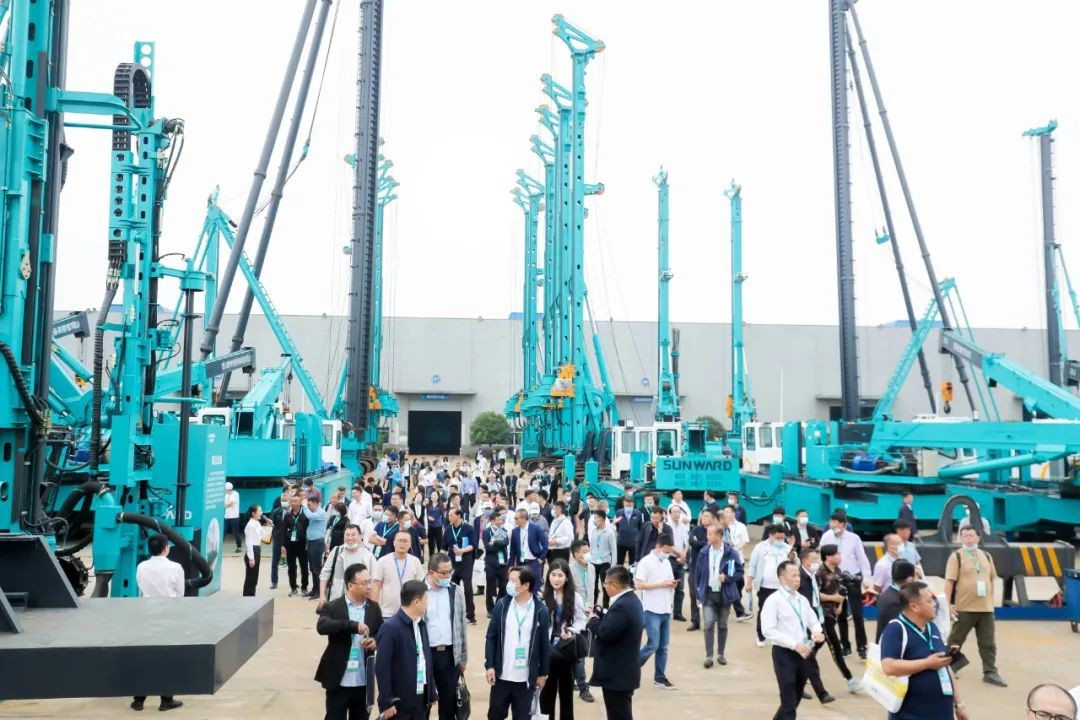 “爆品”出击！优德88智能客户交流会签约超8亿元