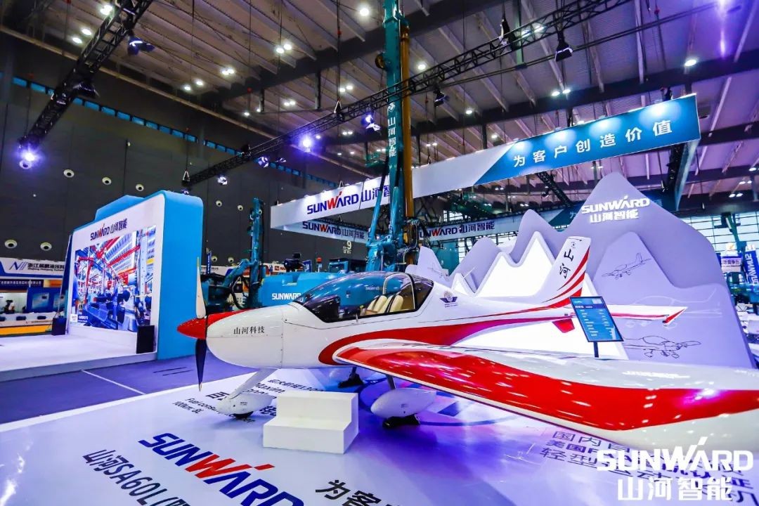 “优德88绿”亮相长沙国际工程机械展，，，，，50余款产品尽显优德88智能立异实力