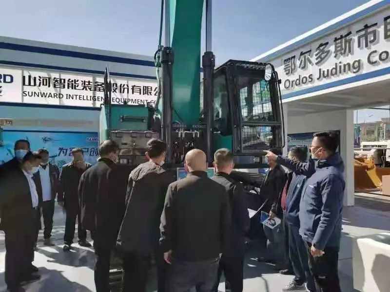 优德88智能绿巨人闪亮登场鄂尔多斯国际煤博会