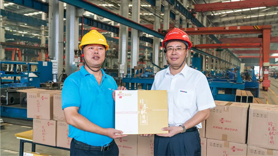 万力集团“送清凉”活动，，，，慰问一线员工