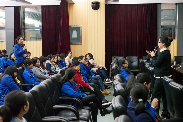 欢度三八节温暖优德88家