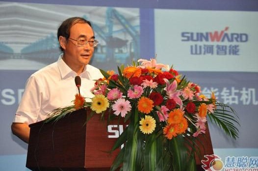 慧聪网——优德88智能双动力头强力多功效钻机工法钻研会举行