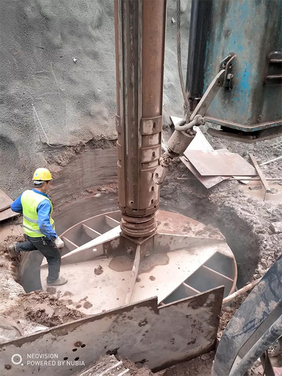 3.5米直径高效入岩，，，，他携优德88智能旋挖名动山城