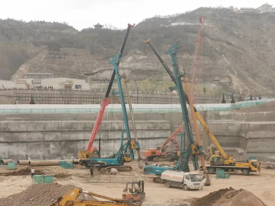 金戈铁马工程路 风雨无阻选优德88