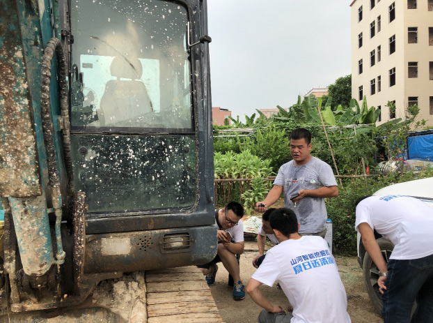 优德88智能挖掘机获最高评价，，，就是用得惬意！