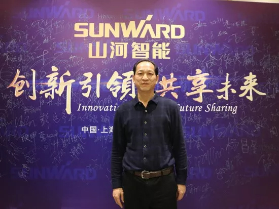 3.5米直径高效入岩，，，，他携优德88智能旋挖名动山城