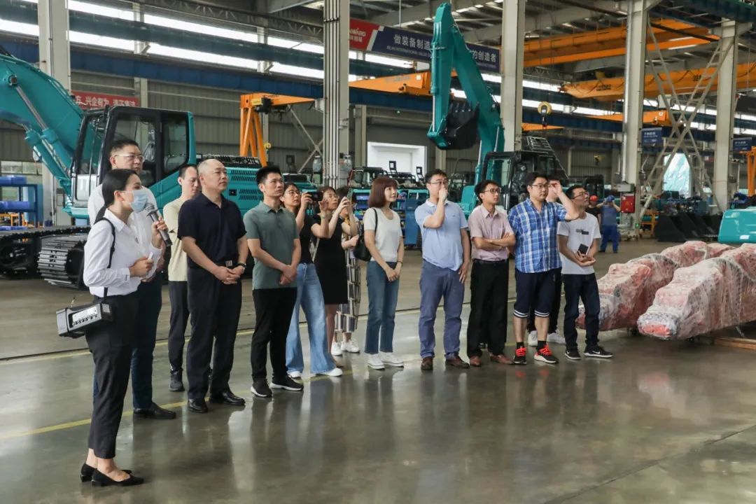 国防科大北斗团队考察优德88智能