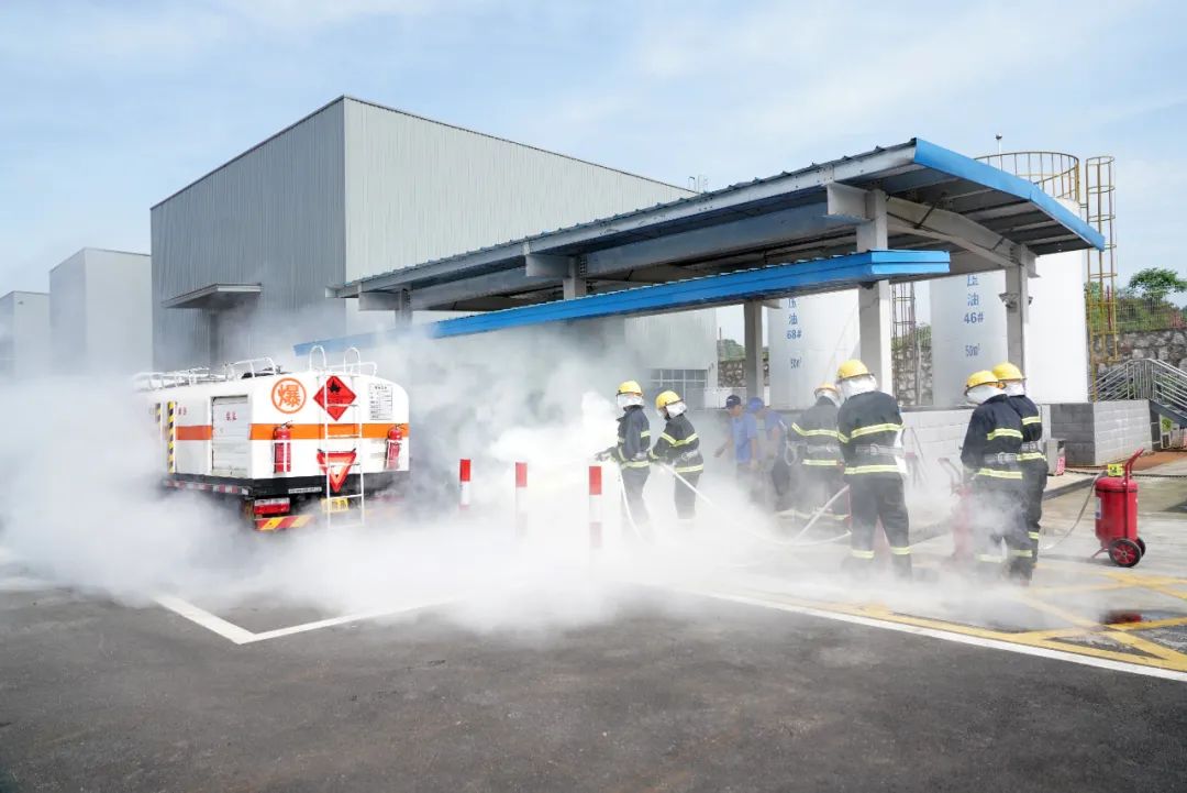 实战演练砺精兵——2021年长沙市工贸企业危险化学品综合应急演练在优德88智能举行