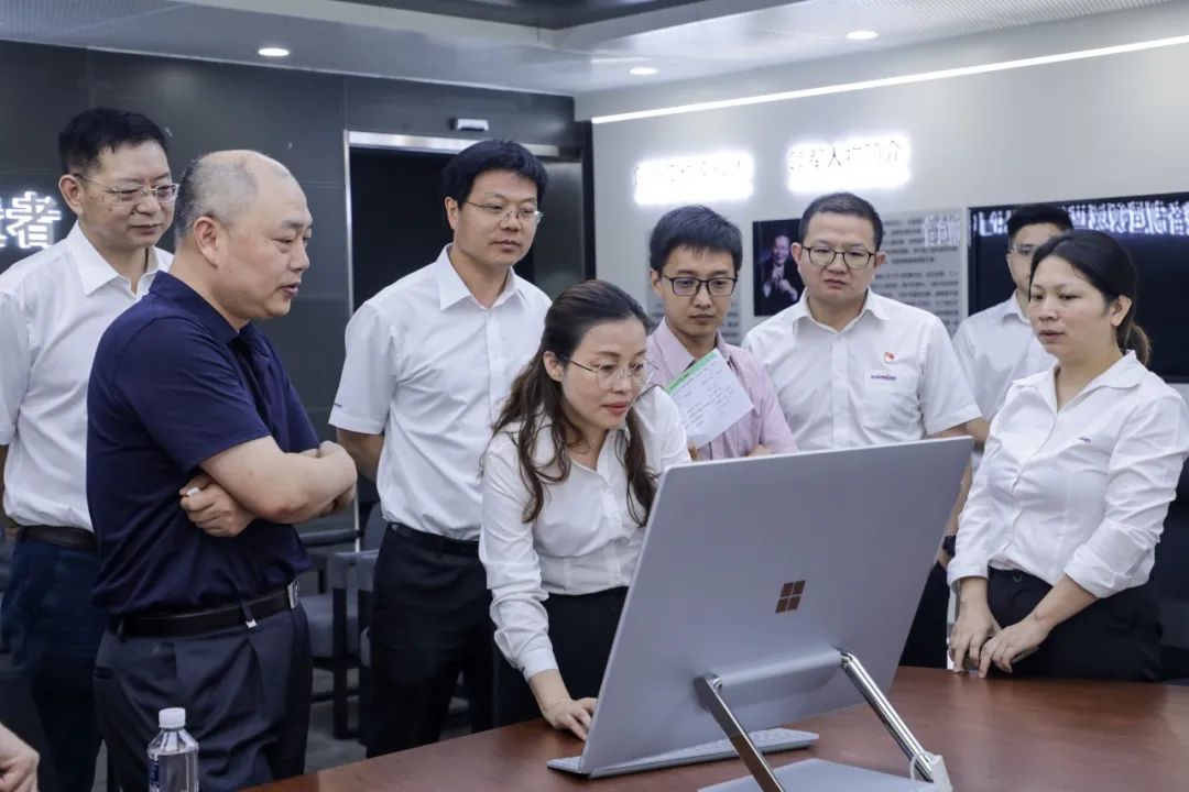 国防科大北斗团队考察优德88智能