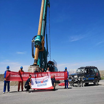 顶酷暑 走沙漠 2021年优德88智能全球服务万里行走进新疆