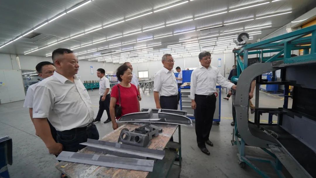 中国民用航空局总工程师殷时军率队考察调研优德88科技