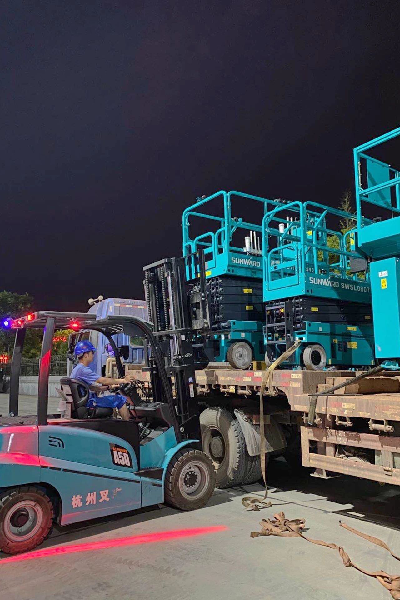 优德88智能“蓝精灵”们在通俗岗位的坚守与奉献