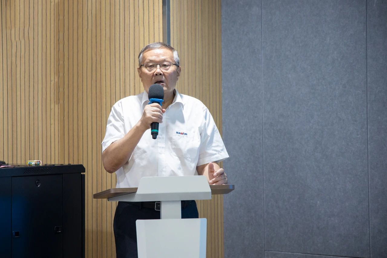 强化治理重心下移，，，优德88智能开展向导力培训助力公司高质量快速生长