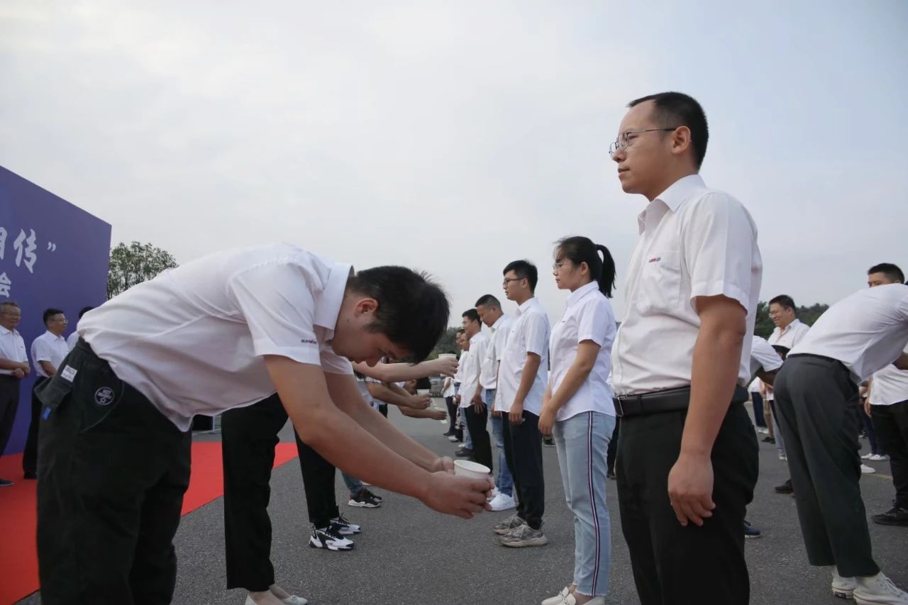 20210908095408_20972 百人齐聚拜师恩 | 优德88智能“传帮带”人才作育模式为公司生长积贮实力