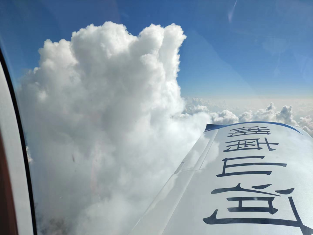 4小时，，，，，，720公里，，，，，，优德88阿若拉飞到珠海在第13届中国航展等你