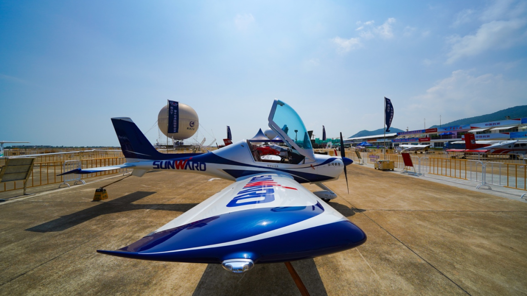 20211005080441_74010 新机、航行演出…2021中国航展优德88航空秀给你看