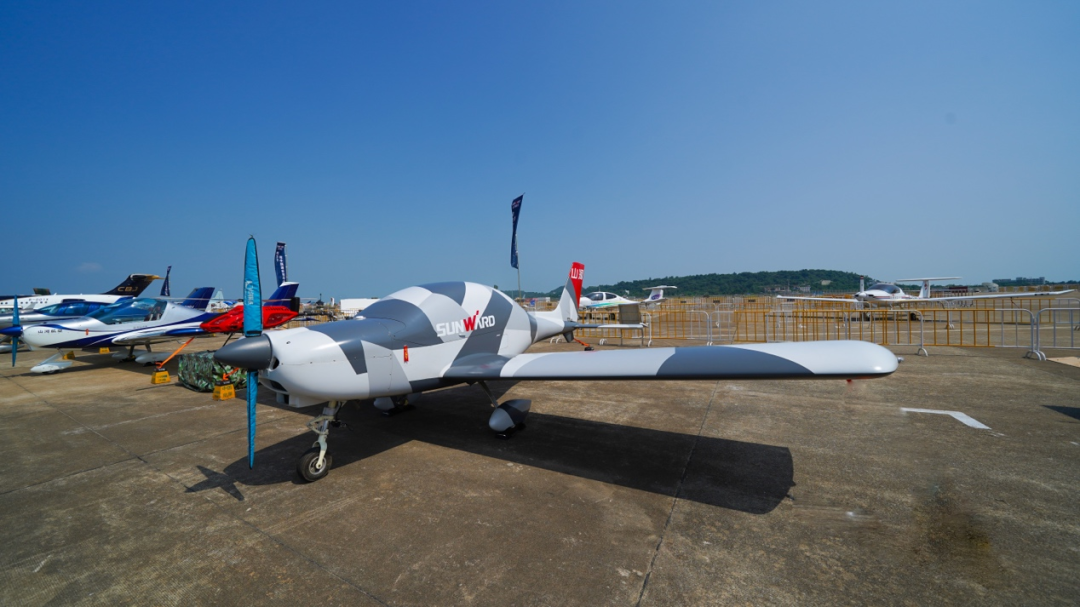 20211005080623_29712 新机、航行演出…2021中国航展优德88航空秀给你看