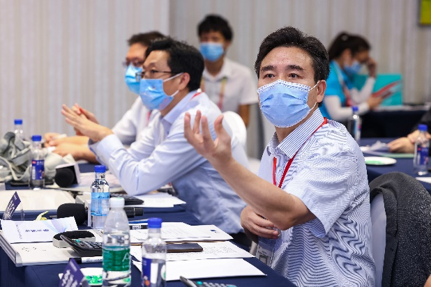 点赞！优德88智能液压混淆动力挖掘机项目荣获这个优异项目奖→