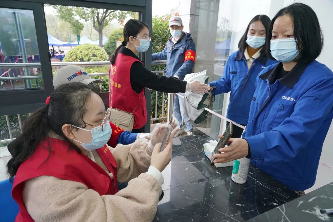 采样完成率近100%！优德88智能第一时间开展全员核酸检测，，，，，，包管清静生产