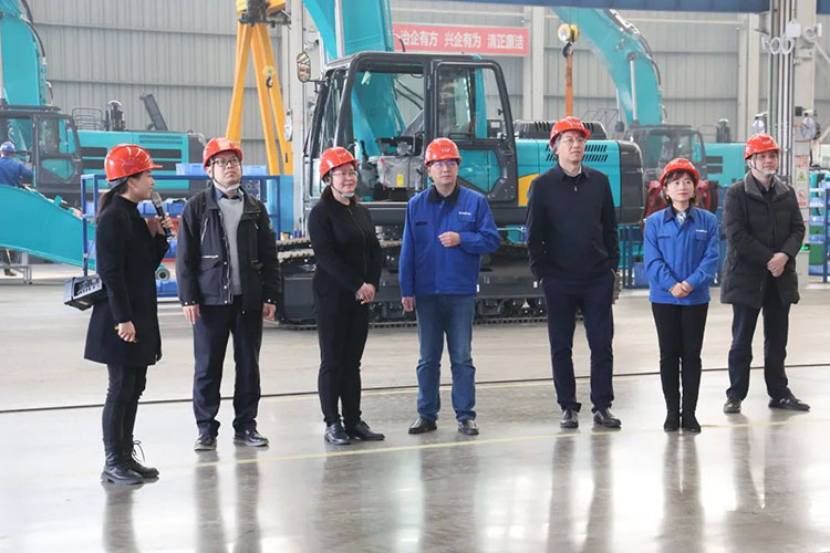 中国上市公司协会党委委员、副秘书长刘翠兰一行调研优德88智能