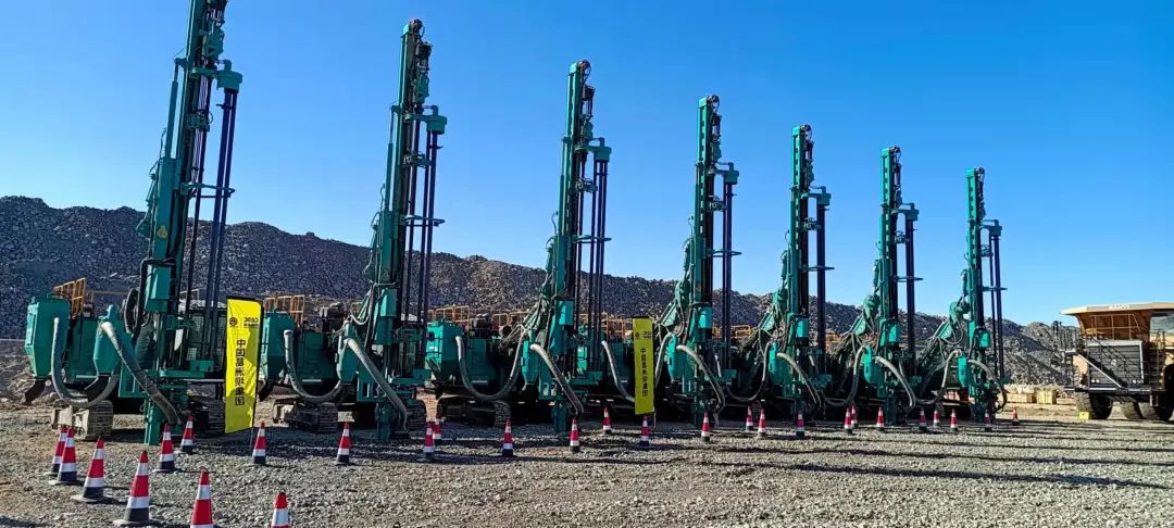 疫情当下，，，，，逆行非洲——优德88智能凿岩装备团队外洋服务纪实