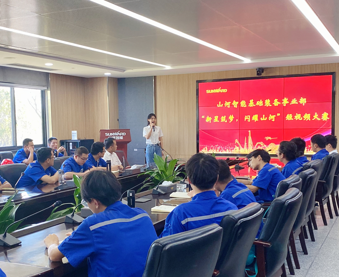 你好 2022！再见 2021！我与优德88智能共生长