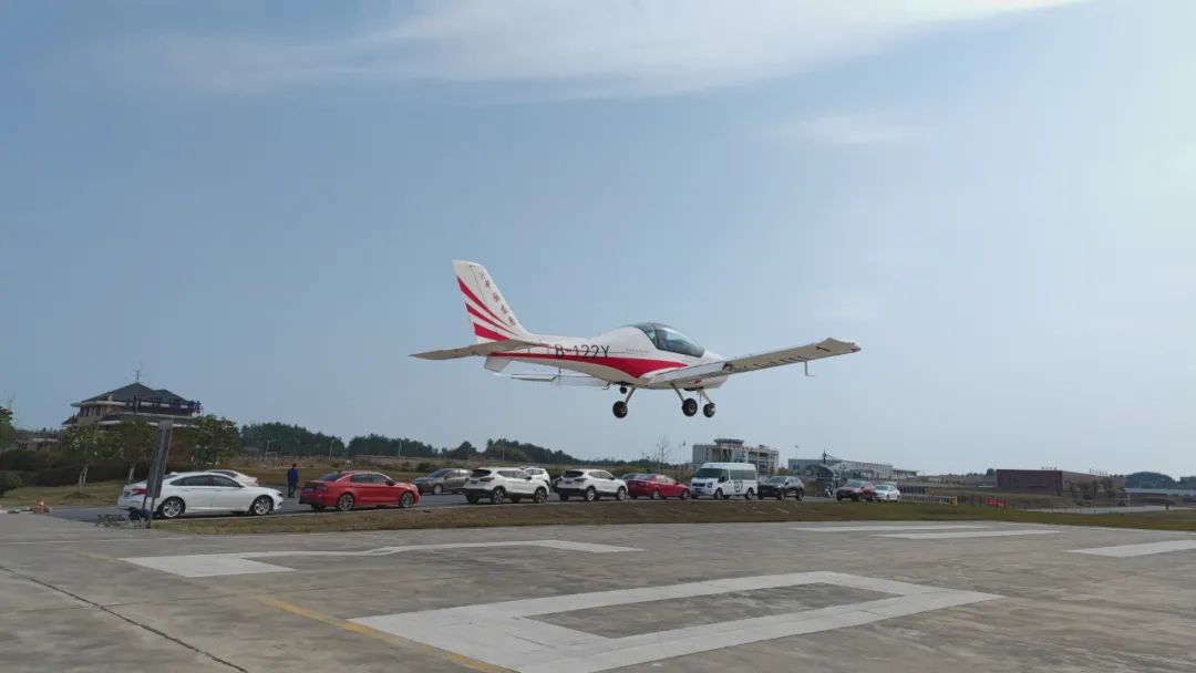 火情就是下令！湖南航空应抢救援队优德88机组展现“优德88速率”