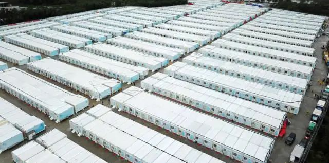 冲锋一线显继承！优德88智能挖掘机助力长沙方舱医院建设