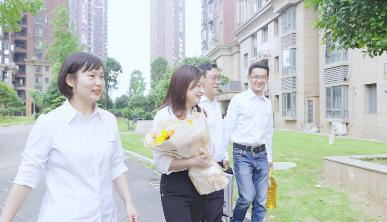 在母亲节，，向你们死后的妈妈送去“优德88家园”的温暖