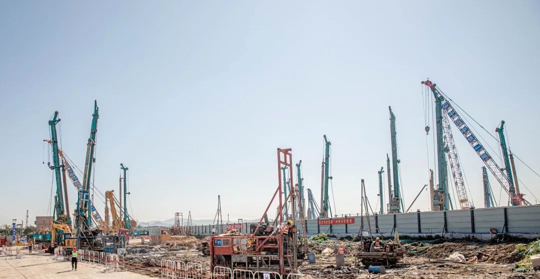 “优德88绿”再现大湾区！优德88智能旋挖钻机组团助建广州白云机场项目