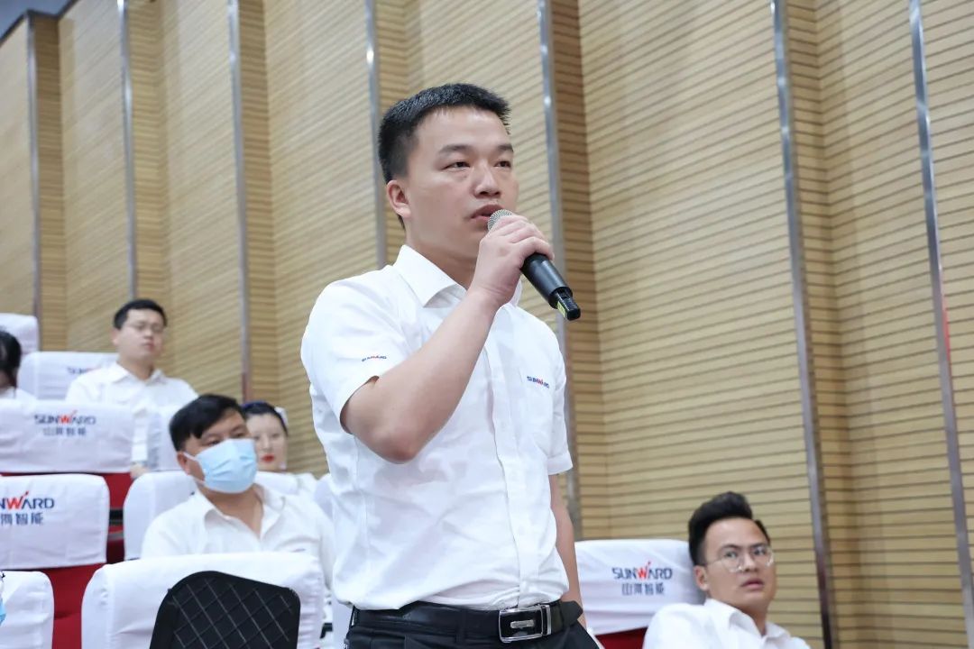 立异引领，，，智造未来！“2022院士专家长沙行”高端装备高质量生长钻研会盛大举行