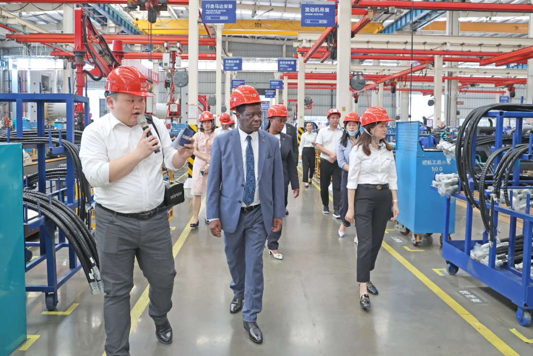 马拉维大使一行考察优德88智能