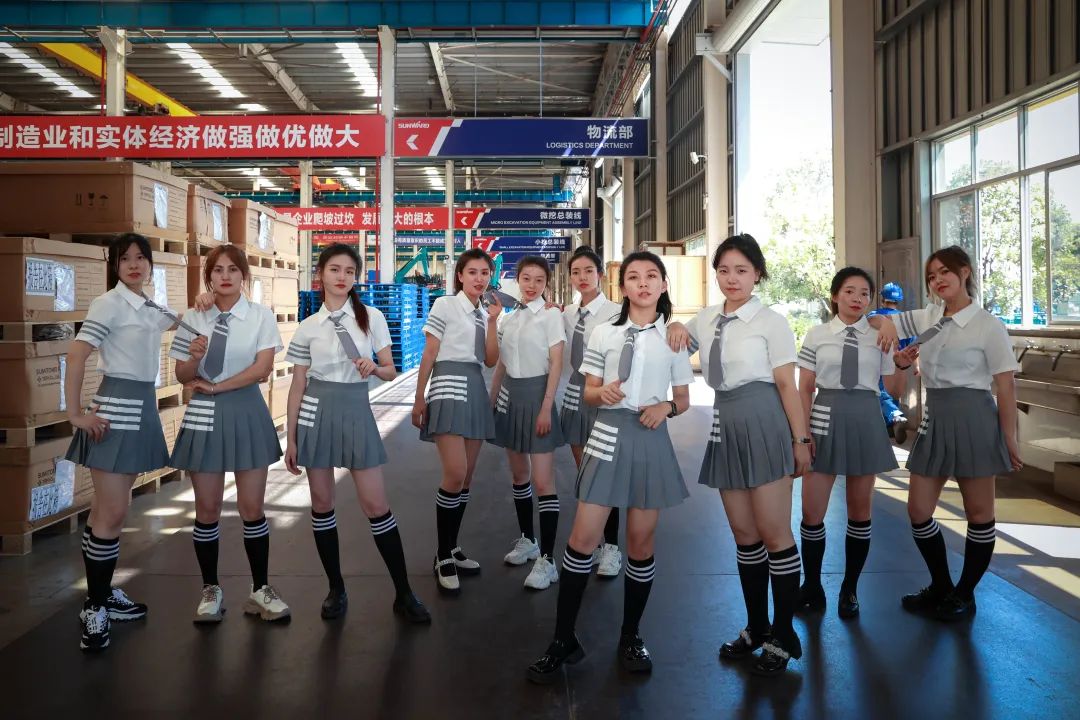 又酷又辣又炫！优德88智能第二届挖机废物来了