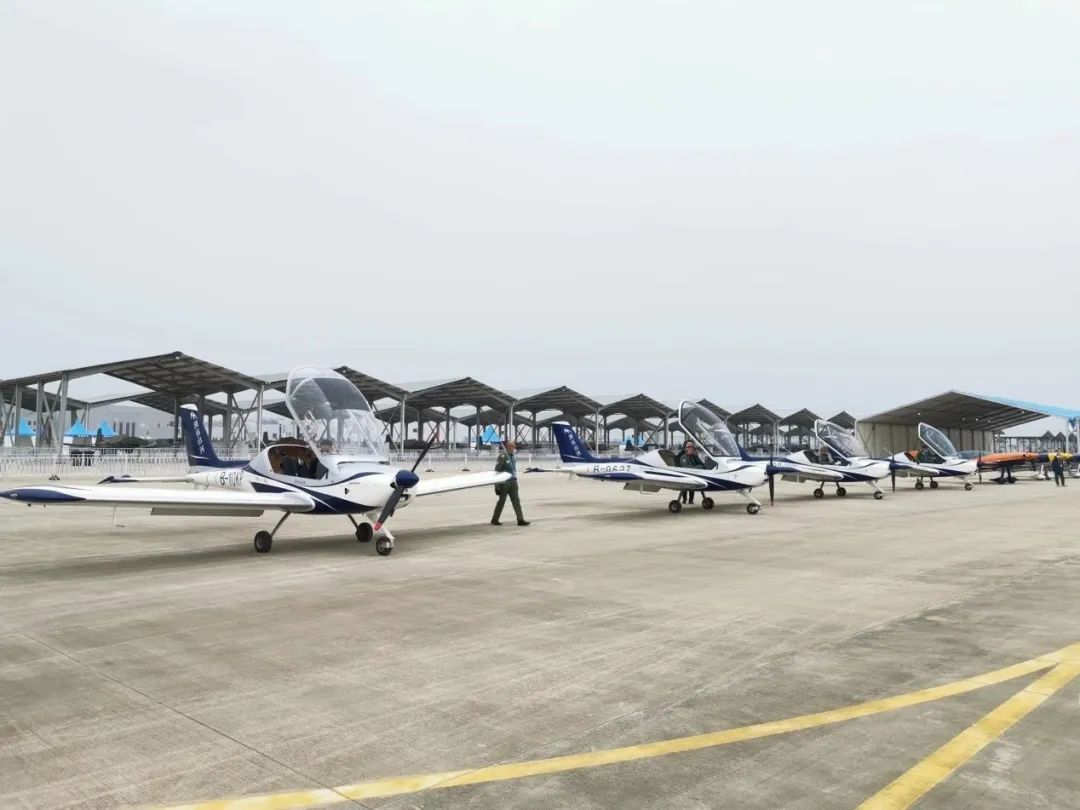 逆势飞翔！优德88航空携手相助同伴亮相2022南昌航行大会