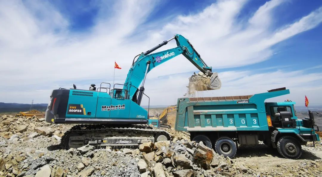 为实现“双碳”目的孝顺实力！优德88智能混淆动力挖掘机项目入围又一天下主要赛事总决赛